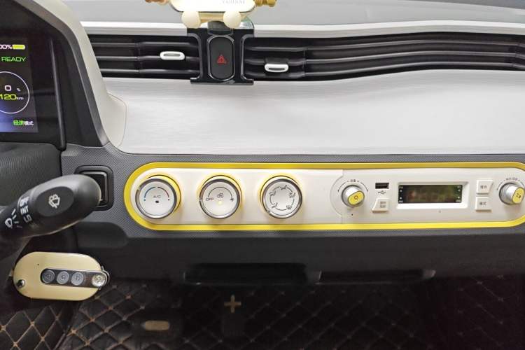 Used Wuling Hongguang MINIEV 2022 Macaron Fashion Edition Lithium-Nickel-Cobalt-Alpha-oxide Audio And AC Panel