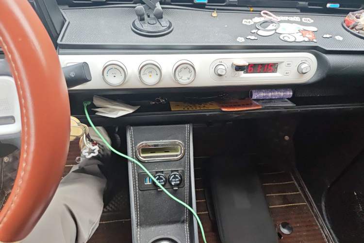 Used Wuling Hongguang MINIEV 2022 GAMEBOY 300km Enthusiast Model with Lithium Iron Phosphate Audio And AC Panel