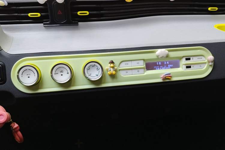 Used Wuling Hongguang MINIEV 2022 Macaron-Color Edition Lithium Iron Phosphate Audio And AC Panel