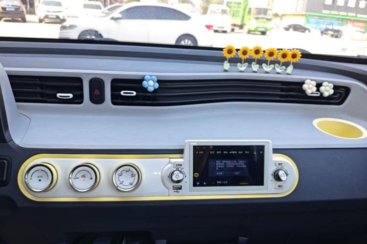 Used Wuling Hongguang MINIEV 2022 Macaron Fashion Edition Lithium-Nickel-Cobalt-Alpha-oxide Audio And AC Panel