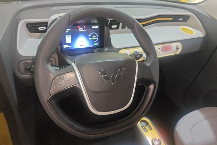Used Wuling Hongguang MINIEV 2022 Macaron Premium Model – Lithium Ternary Battery Center Console