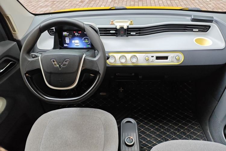 Used Wuling Hongguang MINIEV 2022 Macaron Fashion Edition Lithium-Nickel-Cobalt-Alpha-oxide Center Console