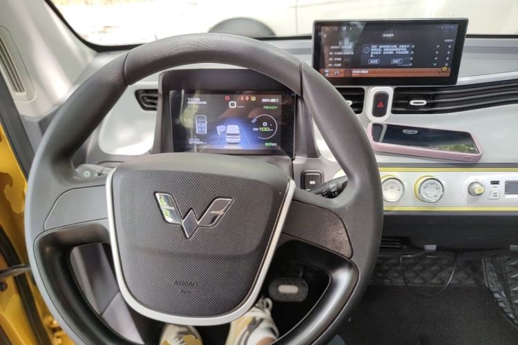 Used Wuling Hongguang MINIEV 2022 Macaron Premium Model – Lithium Ternary Battery Center Console