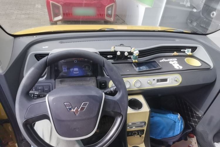 Used Wuling Hongguang MINIEV 2022 Macaron Fashion Edition Lithium-Nickel-Cobalt-Alpha-oxide Center Console