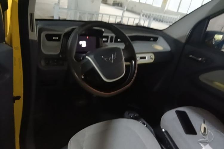 Used Wuling Hongguang MINIEV 2022 Macaron Premium Model – Lithium Ternary Battery Center Console