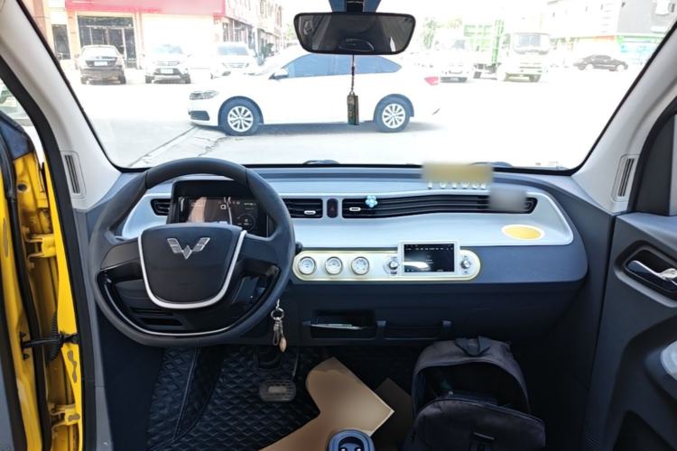 Used Wuling Hongguang MINIEV 2022 Macaron Fashion Edition Lithium-Nickel-Cobalt-Alpha-oxide Center Console