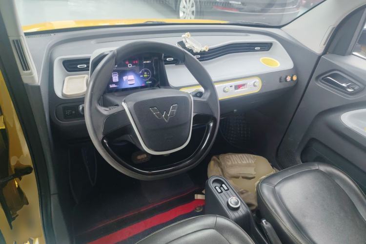 Used Wuling Hongguang MINIEV 2022 Macaron Premium Model – Lithium Iron Phosphate Center Console