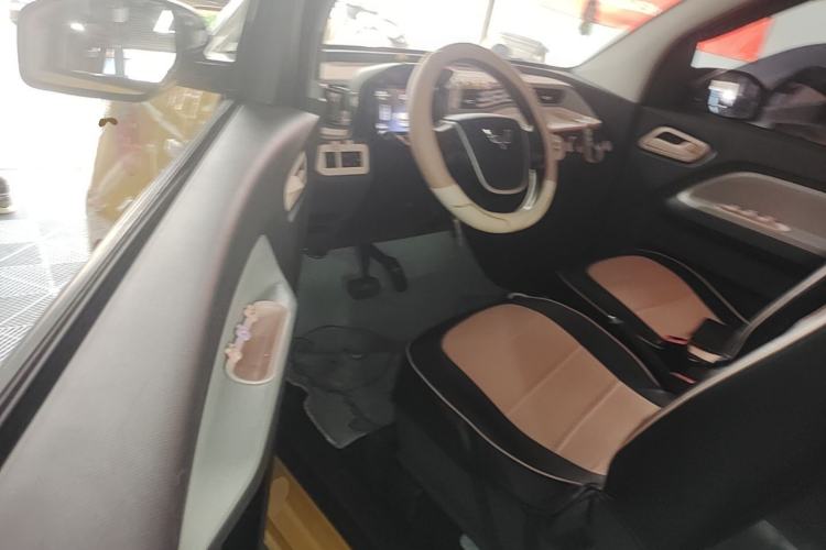 Used Wuling Hongguang MINIEV 2022 Macaron Premium Model – Lithium Iron Phosphate Driver Seat