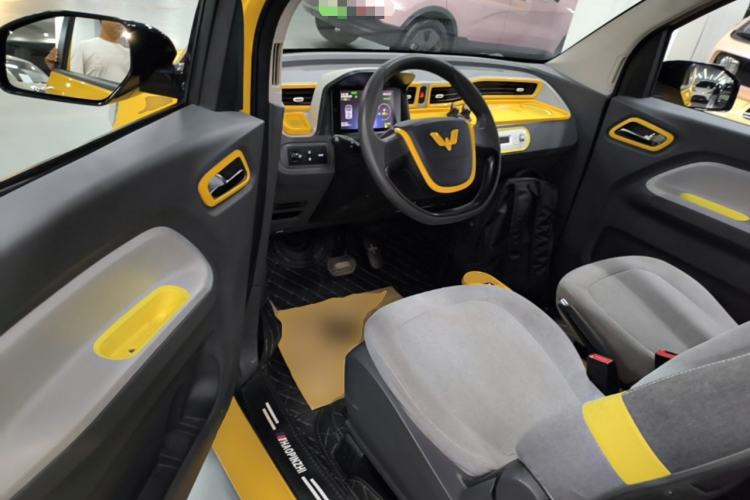Used Wuling Hongguang MINIEV 2022 Macaron Premium Model – Lithium Iron Phosphate Driver Seat