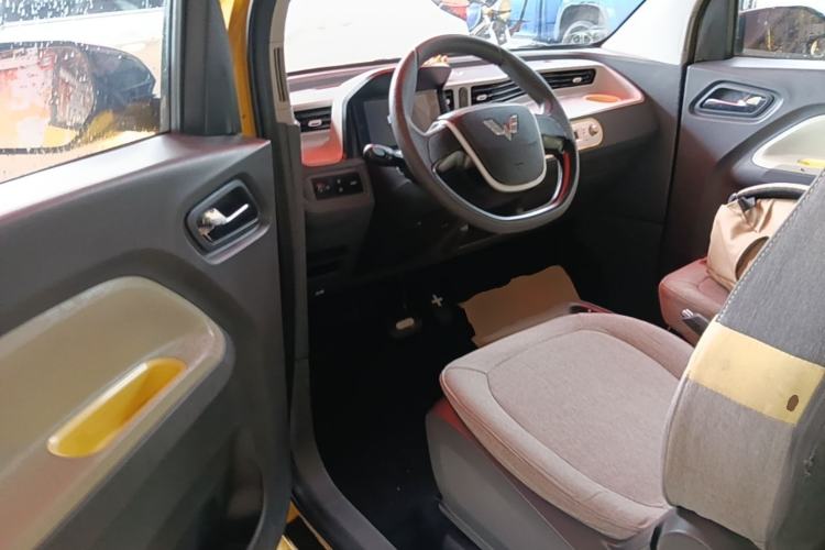 Used Wuling Hongguang MINIEV 2022 Macaron Premium Model – Lithium Iron Phosphate Driver Seat