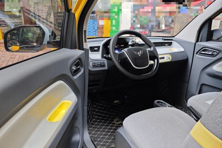 Used Wuling Hongguang MINIEV 2022 Macaron Fashion Edition Lithium-Nickel-Cobalt-Alpha-oxide Driver Seat