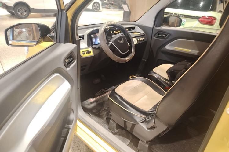 Used Wuling Hongguang MINIEV 2022 Macaron Premium Model – Lithium Ternary Battery Driver Seat