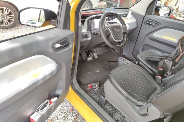 Used Wuling Hongguang MINIEV 2022 Macaron Premium Model – Lithium Ternary Battery Driver Seat