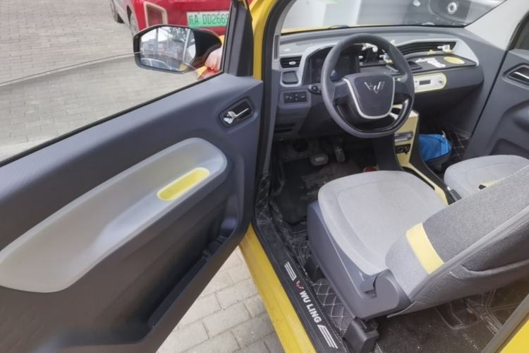 Used Wuling Hongguang MINIEV 2022 Macaron Fashion Edition Lithium-Nickel-Cobalt-Alpha-oxide Driver Seat