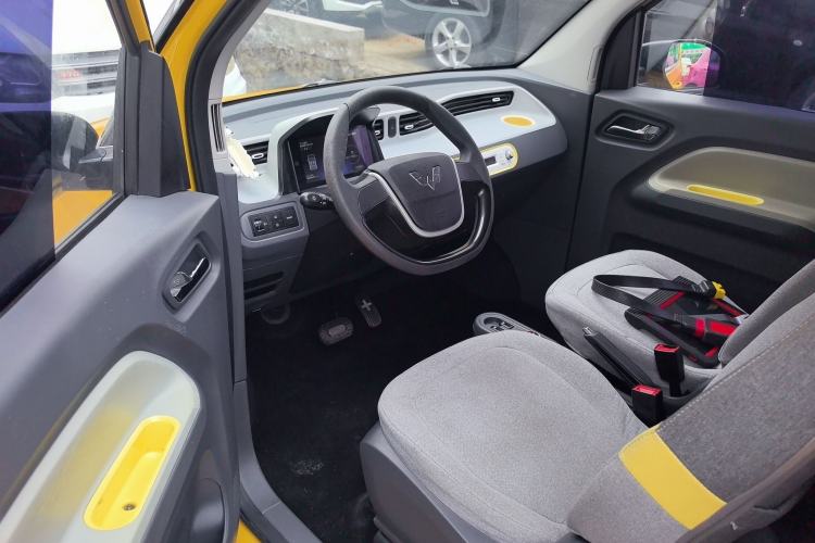 Used Wuling Hongguang MINIEV 2022 Macaron Premium Model – Lithium Iron Phosphate Driver Seat