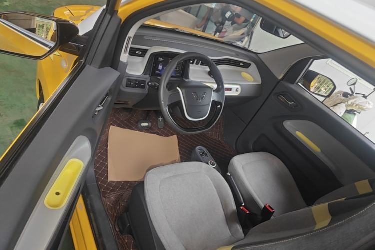Used Wuling Hongguang MINIEV 2022 Macaron Premium Model – Lithium Iron Phosphate Driver Seat