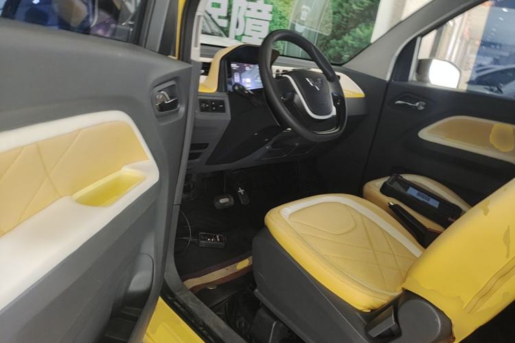Used Wuling Hongguang MINIEV 2022 Macaron Premium Model – Lithium Iron Phosphate Driver Seat