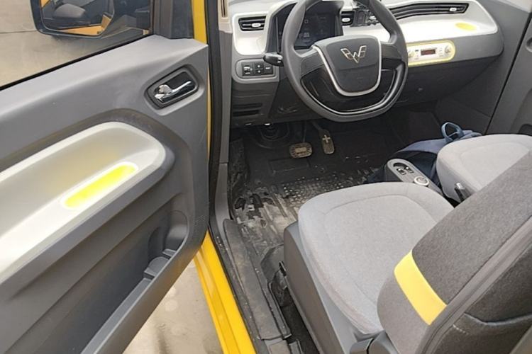 Used Wuling Hongguang MINIEV 2022 Macaron Premium Model – Lithium Iron Phosphate Driver Seat
