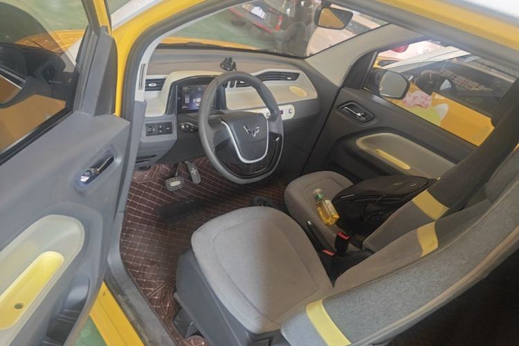 Used Wuling Hongguang MINIEV 2022 Macaron Premium Model – Lithium Iron Phosphate Driver Seat