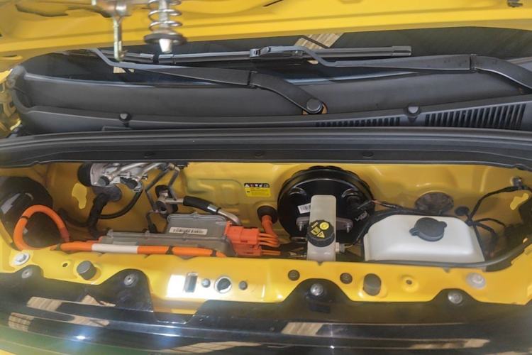 Used Wuling Hongguang MINIEV 2022 Macaron Premium Model – Lithium Ternary Battery Engine Bay