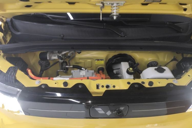 Used Wuling Hongguang MINIEV 2022 Macaron Premium Model – Lithium Ternary Battery Engine Bay