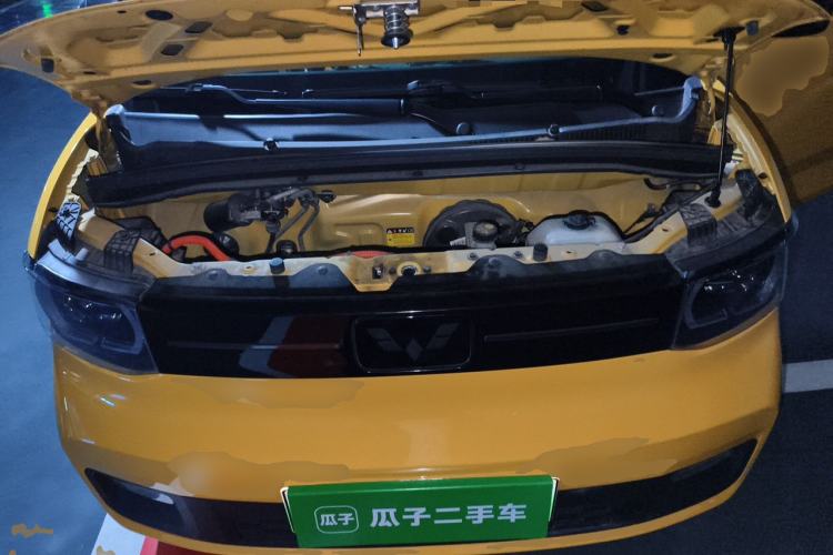 Used Wuling Hongguang MINIEV 2022 Macaron Fashion Model Lithium Iron Phosphate Engine Bay