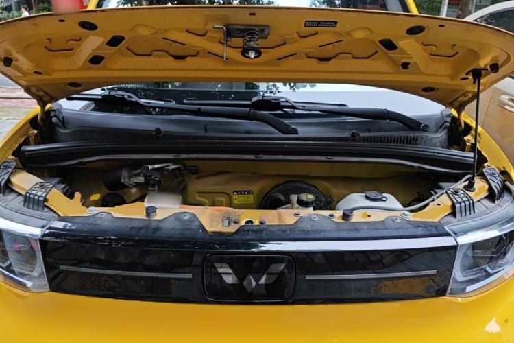 Used Wuling Hongguang MINIEV 2022 Macaron Fashion Edition Lithium-Nickel-Cobalt-Alpha-oxide Engine Bay