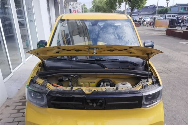 Used Wuling Hongguang MINIEV 2022 Macaron Fashion Edition Lithium-Nickel-Cobalt-Alpha-oxide Engine Bay