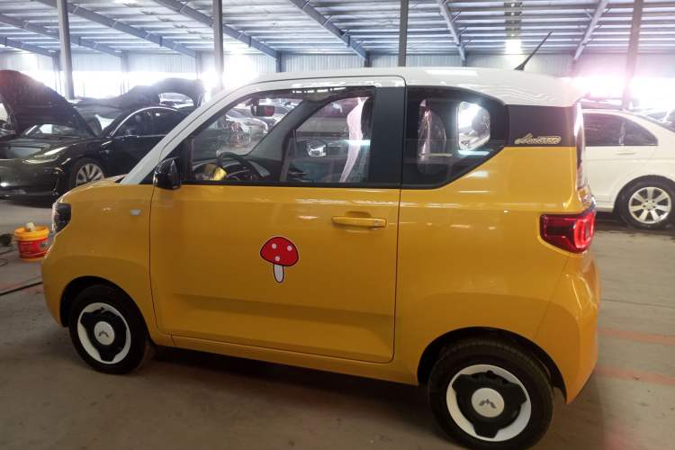 Used Wuling Hongguang MINIEV 2022 Macaron Premium Model – Lithium Iron Phosphate Exterior 3