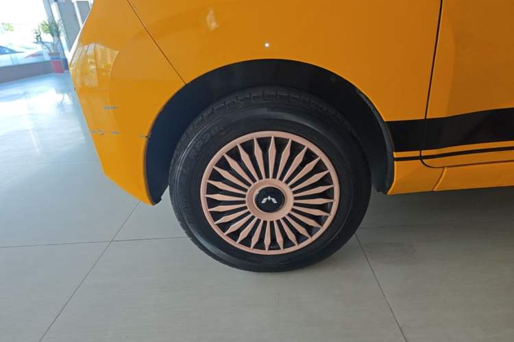 Used Wuling Hongguang MINIEV 2022 Zizai Version Lithium-NMC Exterior 4