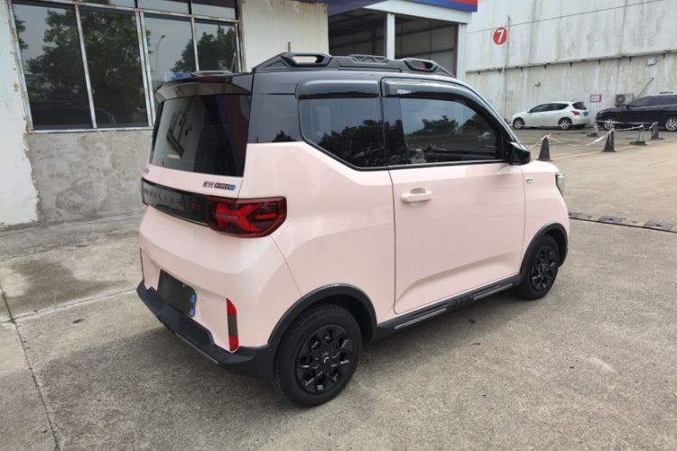 Used Wuling Hongguang MINIEV 2022 GAMEBOY 300km Enthusiast Model with Lithium Iron Phosphate Exterior 5