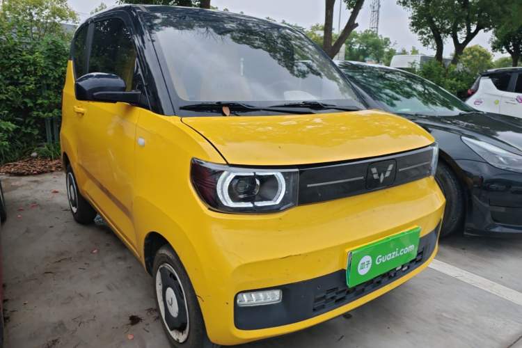 Used Wuling Hongguang MINIEV 2022 Macaron Fashion Model Lithium Iron Phosphate Front Right 45 Deg