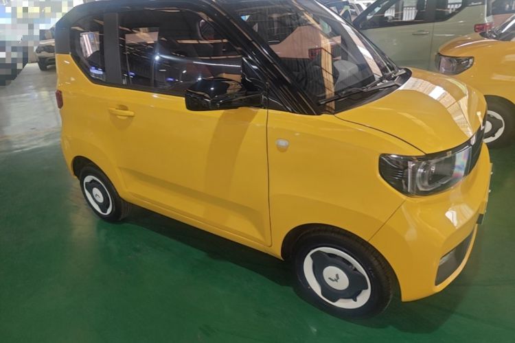 Used Wuling Hongguang MINIEV 2022 Macaron Premium Model – Lithium Ternary Battery Front Right 45 Deg