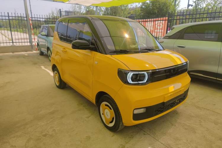 Used Wuling Hongguang MINIEV 2022 Macaron Premium Model – Lithium Iron Phosphate Front Right 45 Deg