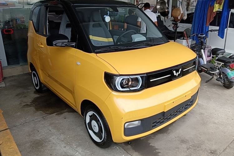 Used Wuling Hongguang MINIEV 2022 Macaron Premium Model – Lithium Iron Phosphate Front Right 45 Deg
