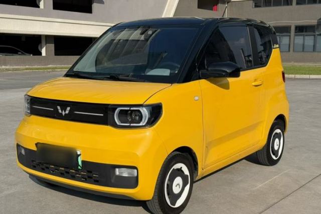 Ojetý Wuling Hongguang MINIEV 2022 Macaron Premium Model – Lithium Iron Phosphate