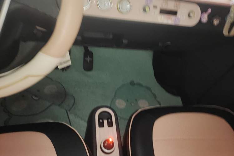 Used Wuling Hongguang MINIEV 2022 Macaron Premium Model – Lithium Iron Phosphate Gear Lever