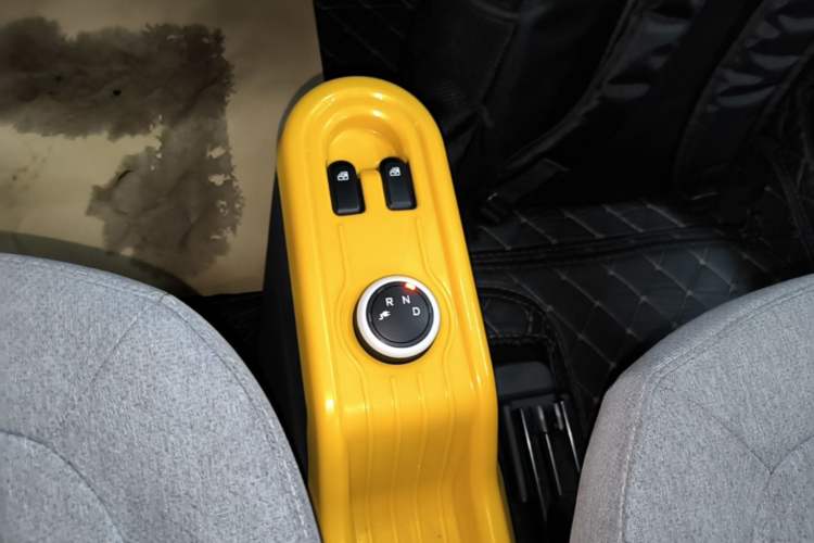 Used Wuling Hongguang MINIEV 2022 Macaron Premium Model – Lithium Iron Phosphate Gear Lever