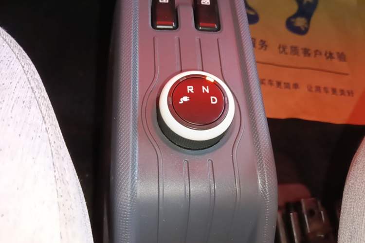 Used Wuling Hongguang MINIEV 2022 Macaron Premium Model – Lithium Iron Phosphate Gear Lever