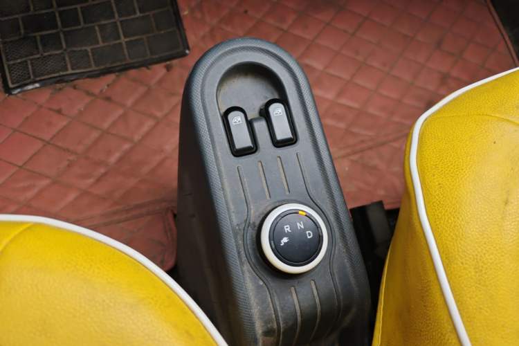 Used Wuling Hongguang MINIEV 2022 Macaron Fashion Model Lithium Iron Phosphate Gear Lever