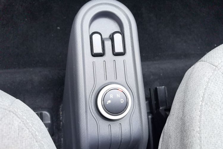 Used Wuling Hongguang MINIEV 2022 Macaron Premium Model – Lithium Iron Phosphate Gear Lever