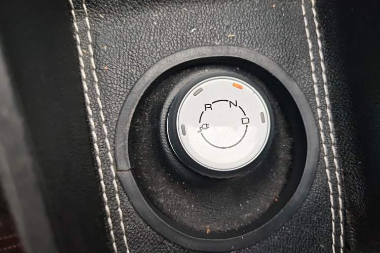 Used Wuling Hongguang MINIEV 2022 GAMEBOY 300km Enthusiast Model with Lithium Iron Phosphate Gear Lever