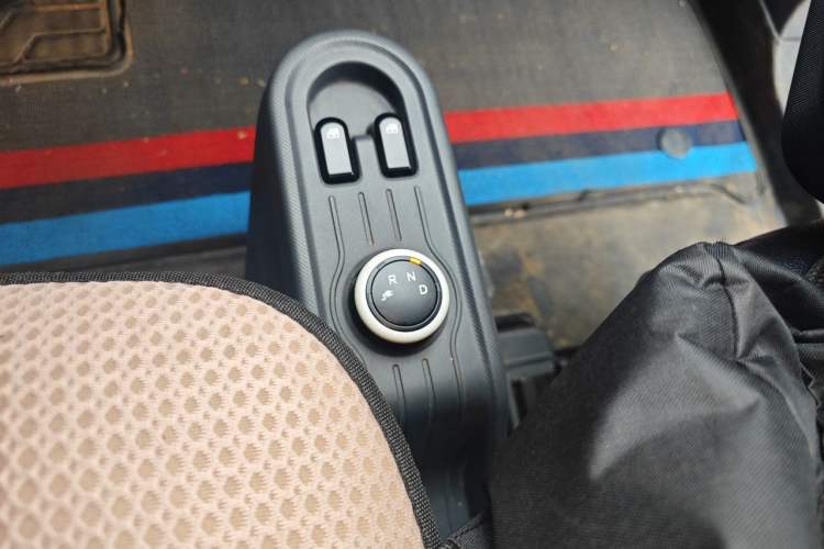 Used Wuling Hongguang MINIEV 2022 Macaron Premium Model – Lithium Iron Phosphate Gear Lever