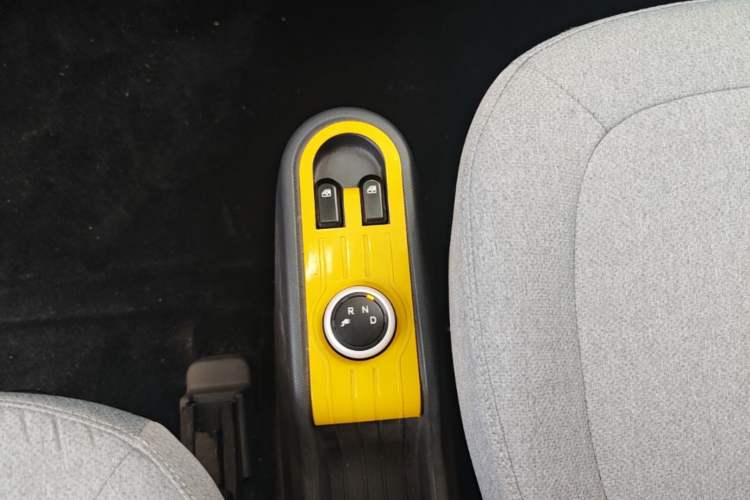 Used Wuling Hongguang MINIEV 2022 Macaron Fashion Model Lithium Iron Phosphate Gear Lever