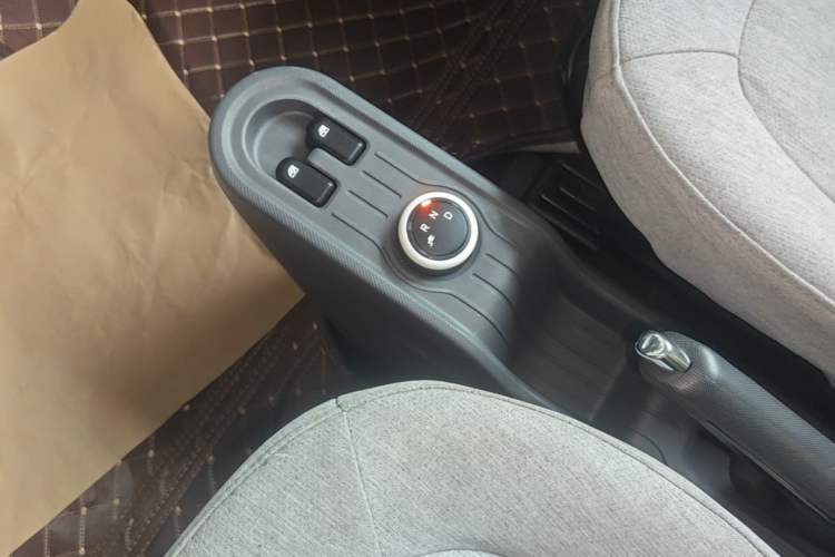 Used Wuling Hongguang MINIEV 2022 Macaron Premium Model – Lithium Iron Phosphate Gear Lever