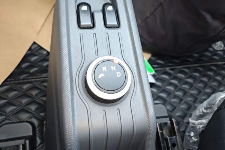 Used Wuling Hongguang MINIEV 2022 Macaron Fashion Edition Lithium-Nickel-Cobalt-Alpha-oxide Gear Lever