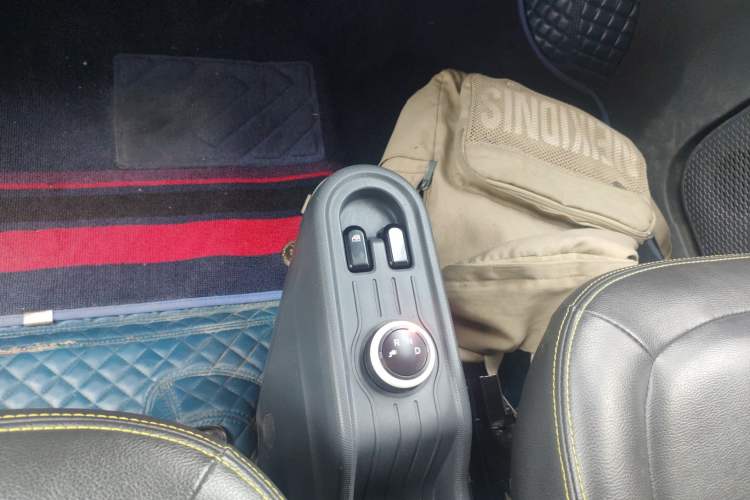 Used Wuling Hongguang MINIEV 2022 Macaron Premium Model – Lithium Iron Phosphate Gear Lever