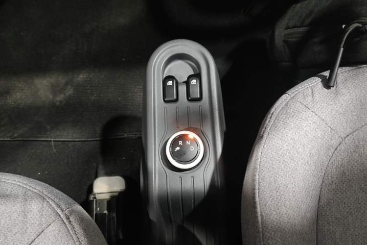 Used Wuling Hongguang MINIEV 2022 Macaron Premium Model – Lithium Ternary Battery Gear Lever