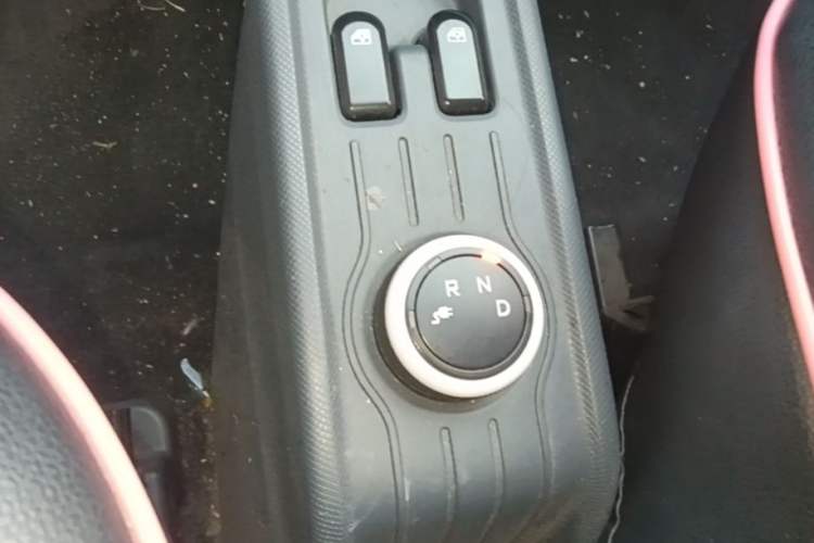 Used Wuling Hongguang MINIEV 2022 Macaron Premium Model – Lithium Iron Phosphate Gear Lever