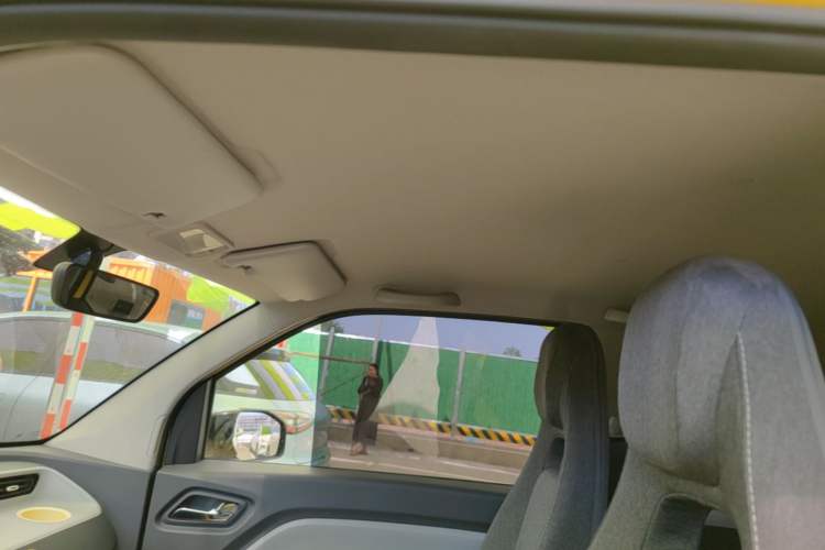 Used Wuling Hongguang MINIEV 2022 Macaron Premium Model – Lithium Iron Phosphate Headliner